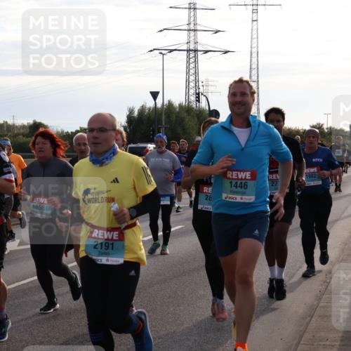 03.10.2024 - Köhlbrandbrückenlauf Luisa Fischer http://msf.ph/oto/7146054 03.10.2024 09:16:29 Position 3 2090, 1858, 2191, 1982, 1446, 27, 28 meine-sportfotos.de