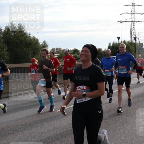 03.10.2024 - Köhlbrandbrückenlauf Luisa Fischer http://msf.ph/oto/7146074 03.10.2024 09:16:33 Position 3 1303, 1992, 2347, 1633, 1741 meine-sportfotos.de