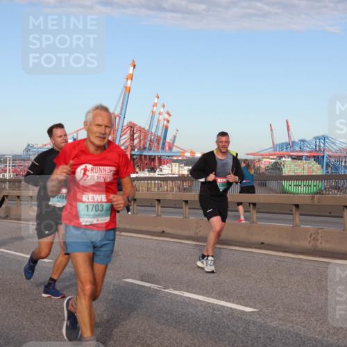 03.10.2024 - Köhlbrandbrückenlauf Matties Gatica Varas http://msf.ph/oto/7146080 03.10.2024 09:43:24 Position 2 18, 1404, 1703, 1364 meine-sportfotos.de