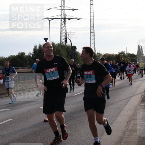 03.10.2024 - Köhlbrandbrückenlauf Luisa Fischer http://msf.ph/oto/7146100 03.10.2024 09:16:37 Position 3 8, 1272, 1741, 1855 meine-sportfotos.de