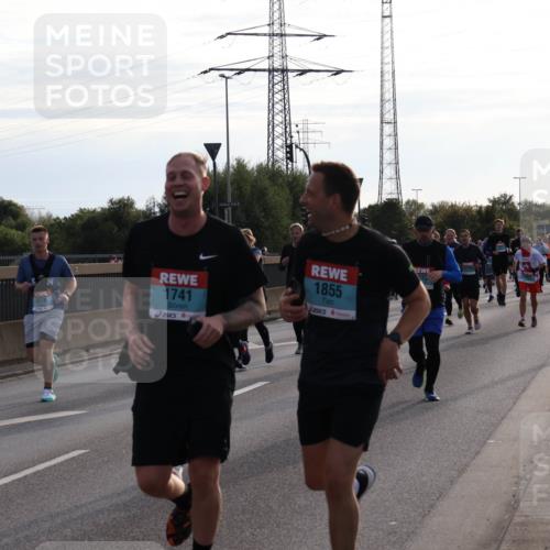 03.10.2024 - Köhlbrandbrückenlauf Luisa Fischer http://msf.ph/oto/7146103 03.10.2024 09:16:37 Position 3 72, 1741, 1855 meine-sportfotos.de