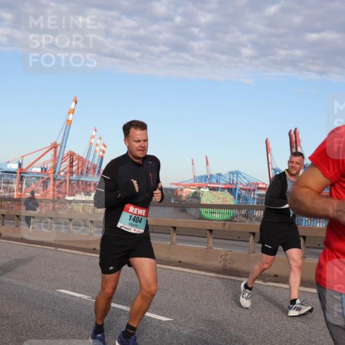 03.10.2024 - Köhlbrandbrückenlauf Matties Gatica Varas http://msf.ph/oto/7146111 03.10.2024 09:43:25 Position 2 1899, 1404, 1703 meine-sportfotos.de