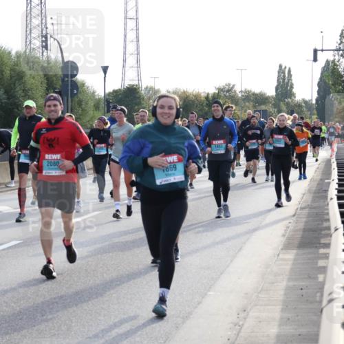 03.10.2024 - Köhlbrandbrückenlauf Luisa Fischer http://msf.ph/oto/7146188 03.10.2024 09:16:58 Position 3 88, 2080, 2110, 1951, 1869, 1453, 1657 meine-sportfotos.de