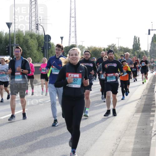 03.10.2024 - Köhlbrandbrückenlauf Luisa Fischer http://msf.ph/oto/7146249 03.10.2024 09:17:04 Position 3 1640, 1079, 1007, 2225, 57, 2005 meine-sportfotos.de