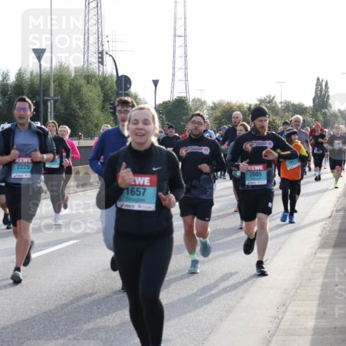 03.10.2024 - Köhlbrandbrückenlauf Luisa Fischer http://msf.ph/oto/7146252 03.10.2024 09:17:05 Position 3 1079, 2225, 1621, 2005, 1657 meine-sportfotos.de