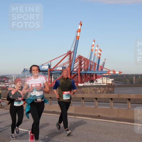 03.10.2024 - Köhlbrandbrückenlauf Matties Gatica Varas http://msf.ph/oto/7146288 03.10.2024 09:43:44 Position 2 500, 2483, 1833, 2, 1886 meine-sportfotos.de