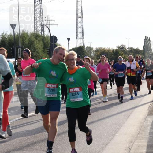 03.10.2024 - Köhlbrandbrückenlauf Luisa Fischer http://msf.ph/oto/7146309 03.10.2024 09:17:32 Position 3 453, 2286, 2285, 3154, 3694 meine-sportfotos.de