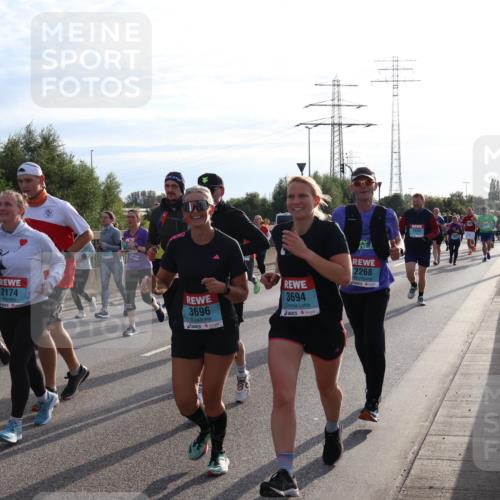 03.10.2024 - Köhlbrandbrückenlauf Luisa Fischer http://msf.ph/oto/7146360 03.10.2024 09:17:40 Position 3 2174, 3696, 3694, 2268, 2436 meine-sportfotos.de