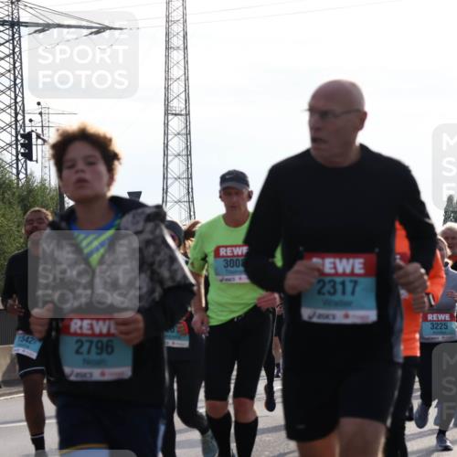 03.10.2024 - Köhlbrandbrückenlauf Luisa Fischer http://msf.ph/oto/7146480 03.10.2024 09:18:28 Position 3 2726, 1542, 2796, 3008, 2317, 3225, 238 meine-sportfotos.de