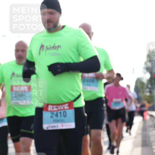 03.10.2024 - Köhlbrandbrückenlauf Luisa Fischer http://msf.ph/oto/7146532 03.10.2024 09:19:19 Position 3 2407, 2410 meine-sportfotos.de