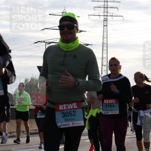 03.10.2024 - Köhlbrandbrückenlauf Luisa Fischer http://msf.ph/oto/7146560 03.10.2024 09:20:47 Position 3 25, 2899, 3062, 3104, 3720 meine-sportfotos.de