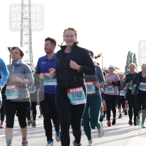 03.10.2024 - Köhlbrandbrückenlauf Luisa Fischer http://msf.ph/oto/7146565 03.10.2024 09:21:13 Position 3 3411, 1939, 1553, 261, 3162, 585, 3157, 3070, 3150 meine-sportfotos.de