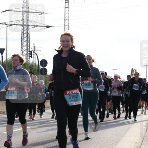 03.10.2024 - Köhlbrandbrückenlauf Luisa Fischer http://msf.ph/oto/7146571 03.10.2024 09:21:14 Position 3 3411, 1939, 3162, 2585, 1175, 3157, 3150 meine-sportfotos.de