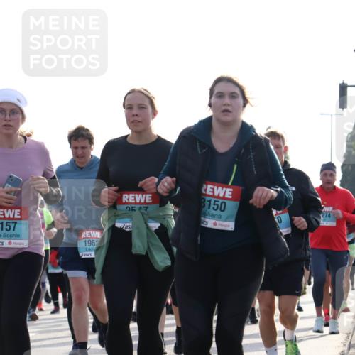 03.10.2024 - Köhlbrandbrückenlauf Luisa Fischer http://msf.ph/oto/7146580 03.10.2024 09:21:18 Position 3 5, 2, 3157, 1952, 2567, 8150, 274 meine-sportfotos.de