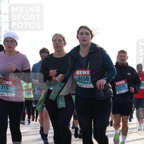 03.10.2024 - Köhlbrandbrückenlauf Luisa Fischer http://msf.ph/oto/7146581 03.10.2024 09:21:19 Position 3 5, 3157, 3150, 3370 meine-sportfotos.de
