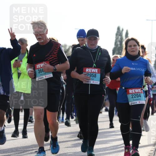 03.10.2024 - Köhlbrandbrückenlauf Luisa Fischer http://msf.ph/oto/7146637 03.10.2024 09:21:40 Position 3 1584, 3683, 366, 2958, 2204 meine-sportfotos.de