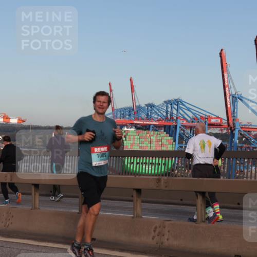 03.10.2024 - Köhlbrandbrückenlauf Matties Gatica Varas http://msf.ph/oto/7146641 03.10.2024 09:42:18 Position 2 1009 meine-sportfotos.de