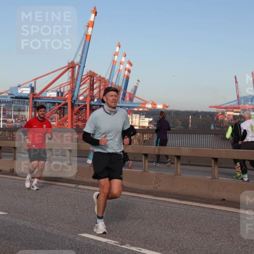 03.10.2024 - Köhlbrandbrückenlauf Matties Gatica Varas http://msf.ph/oto/7146650 03.10.2024 09:42:19 Position 2  meine-sportfotos.de