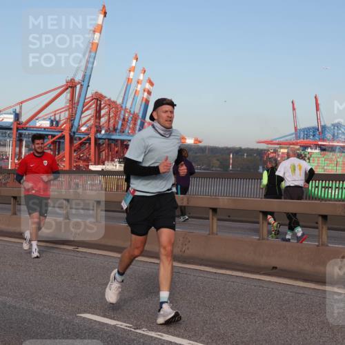 03.10.2024 - Köhlbrandbrückenlauf Matties Gatica Varas http://msf.ph/oto/7146652 03.10.2024 09:42:19 Position 2  meine-sportfotos.de