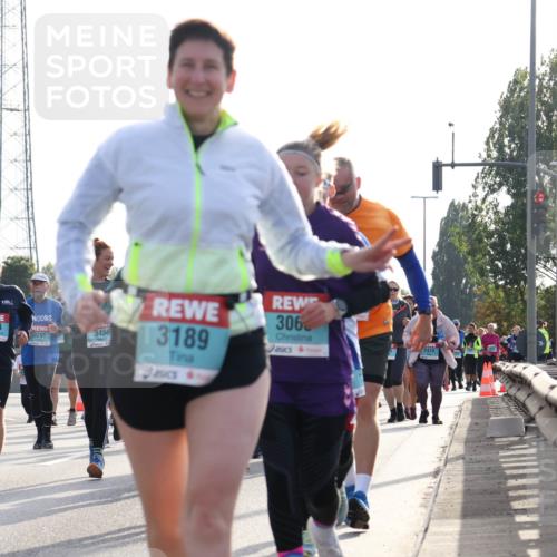 03.10.2024 - Köhlbrandbrückenlauf Luisa Fischer http://msf.ph/oto/7146673 03.10.2024 09:21:46 Position 3 3324, 3456, 3291, 3189, 306, 2419 meine-sportfotos.de