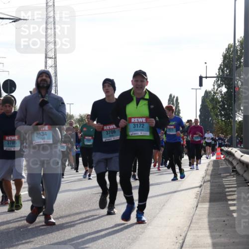 03.10.2024 - Köhlbrandbrückenlauf Luisa Fischer http://msf.ph/oto/7146804 03.10.2024 09:22:03 Position 3 3432, 3705, 3634, 2994, 3706, 2950, 3172, 1275 meine-sportfotos.de
