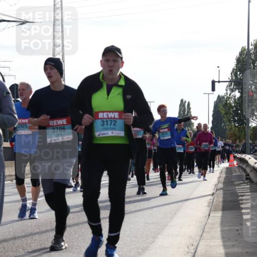 03.10.2024 - Köhlbrandbrückenlauf Luisa Fischer http://msf.ph/oto/7146827 03.10.2024 09:22:05 Position 3 3634, 05, 2925, 3706, 3172, 6, 031, 1275 meine-sportfotos.de