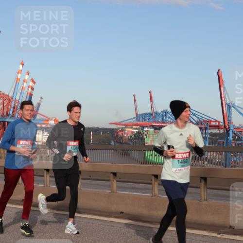 03.10.2024 - Köhlbrandbrückenlauf Matties Gatica Varas http://msf.ph/oto/7146884 03.10.2024 09:42:38 Position 2 100, 1036, 1450 meine-sportfotos.de