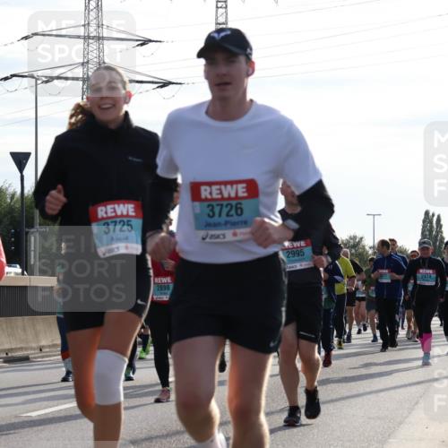 03.10.2024 - Köhlbrandbrückenlauf Luisa Fischer http://msf.ph/oto/7146931 03.10.2024 09:22:30 Position 3 3302, 3725, 2898, 3726, 2995, 2474 meine-sportfotos.de
