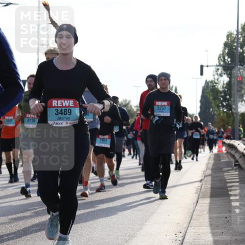 03.10.2024 - Köhlbrandbrückenlauf Luisa Fischer http://msf.ph/oto/7146958 03.10.2024 09:22:38 Position 3 74, 3489, 3207, 3115, 2954, 3257 meine-sportfotos.de