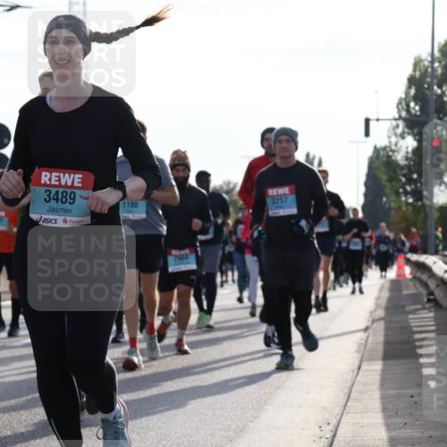03.10.2024 - Köhlbrandbrückenlauf Luisa Fischer http://msf.ph/oto/7146962 03.10.2024 09:22:39 Position 3 3297, 3489, 1100, 3257 meine-sportfotos.de