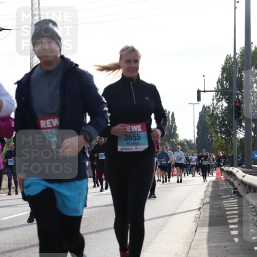03.10.2024 - Köhlbrandbrückenlauf Luisa Fischer http://msf.ph/oto/7147062 03.10.2024 09:23:19 Position 3 27, 350, 3655 meine-sportfotos.de