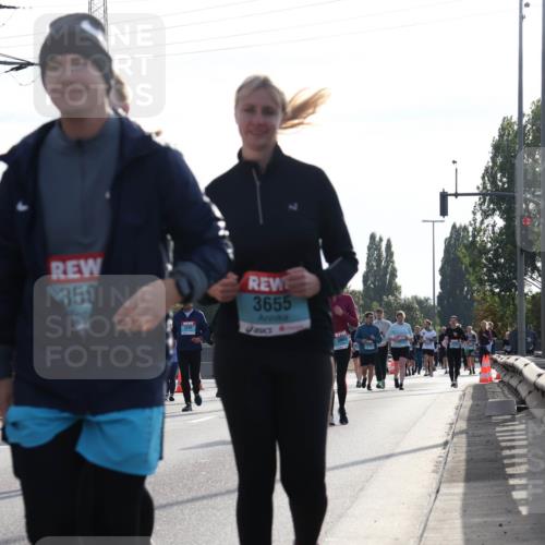 03.10.2024 - Köhlbrandbrückenlauf Luisa Fischer http://msf.ph/oto/7147064 03.10.2024 09:23:19 Position 3 350, 3599, 3655 meine-sportfotos.de