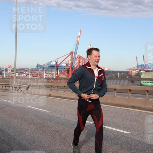 03.10.2024 - Köhlbrandbrückenlauf Matties Gatica Varas http://msf.ph/oto/7147074 03.10.2024 09:42:52 Position 2  meine-sportfotos.de