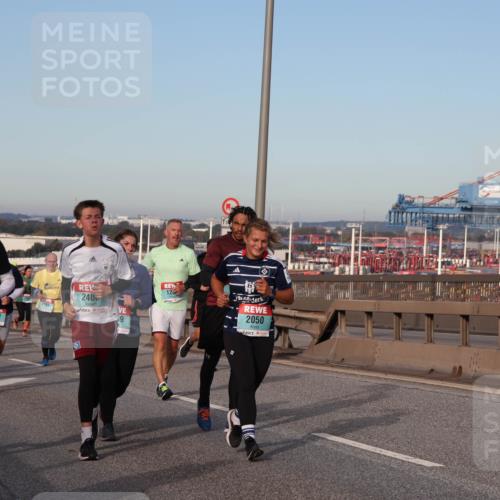 03.10.2024 - Köhlbrandbrückenlauf Matties Gatica Varas http://msf.ph/oto/7147078 03.10.2024 09:42:55 Position 2 776, 1652, 12, 240, 2191, 9, 2050 meine-sportfotos.de