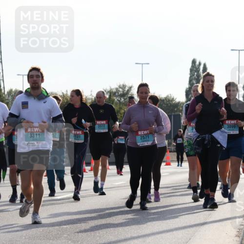 03.10.2024 - Köhlbrandbrückenlauf Luisa Fischer http://msf.ph/oto/7147083 03.10.2024 09:23:47 Position 3 3315, 3311, 173, 3131, 3372, 2571, 3099 meine-sportfotos.de