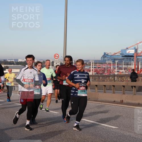 03.10.2024 - Köhlbrandbrückenlauf Matties Gatica Varas http://msf.ph/oto/7147085 03.10.2024 09:42:55 Position 2 1500, 165, 2191, 2403, 2049, 1500, 1, 2050 meine-sportfotos.de