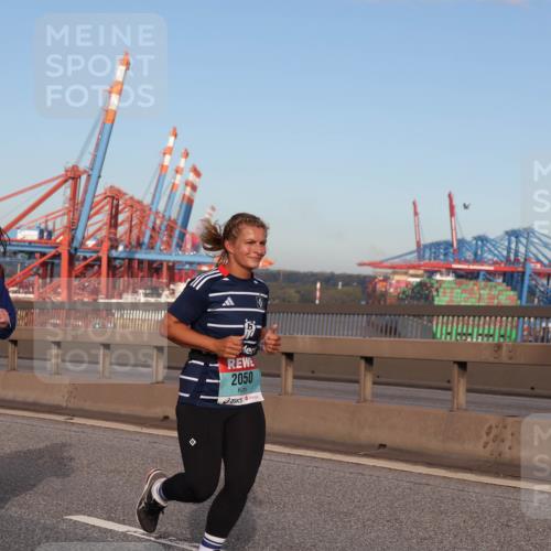 03.10.2024 - Köhlbrandbrückenlauf Matties Gatica Varas http://msf.ph/oto/7147121 03.10.2024 09:42:57 Position 2 2049, 2050 meine-sportfotos.de