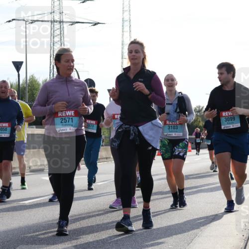 03.10.2024 - Köhlbrandbrückenlauf Luisa Fischer http://msf.ph/oto/7147134 03.10.2024 09:23:55 Position 3 3050, 2571, 3373, 3103, 3099, 3383 meine-sportfotos.de