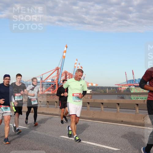 03.10.2024 - Köhlbrandbrückenlauf Matties Gatica Varas http://msf.ph/oto/7147153 03.10.2024 09:43:00 Position 2 1932, 1996, 3163, 128, 1956, 1298 meine-sportfotos.de