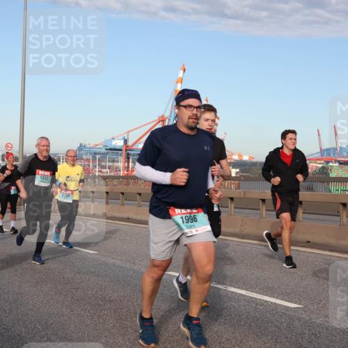 03.10.2024 - Köhlbrandbrückenlauf Matties Gatica Varas http://msf.ph/oto/7147179 03.10.2024 09:43:01 Position 2 1776, 1932, 2191, 1996, 1287 meine-sportfotos.de