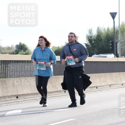 03.10.2024 - Köhlbrandbrückenlauf Luisa Fischer http://msf.ph/oto/7147287 03.10.2024 09:25:30 Position 3 3514, 3516 meine-sportfotos.de