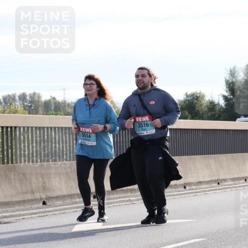 03.10.2024 - Köhlbrandbrückenlauf Luisa Fischer http://msf.ph/oto/7147290 03.10.2024 09:25:31 Position 3 3514, 3516 meine-sportfotos.de