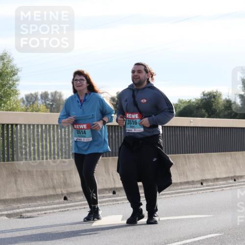 03.10.2024 - Köhlbrandbrückenlauf Luisa Fischer http://msf.ph/oto/7147293 03.10.2024 09:25:32 Position 3 3514, 3516 meine-sportfotos.de