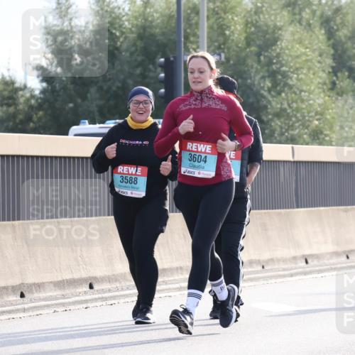03.10.2024 - Köhlbrandbrückenlauf Luisa Fischer http://msf.ph/oto/7147295 03.10.2024 09:25:43 Position 3 3604, 3588 meine-sportfotos.de