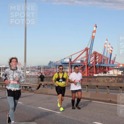 03.10.2024 - Köhlbrandbrückenlauf Matties Gatica Varas http://msf.ph/oto/7147545 03.10.2024 09:43:40 Position 2 1923, 591 meine-sportfotos.de