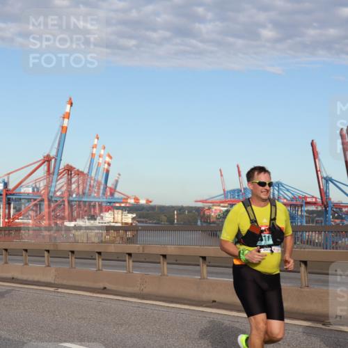 03.10.2024 - Köhlbrandbrückenlauf Matties Gatica Varas http://msf.ph/oto/7147579 03.10.2024 09:43:43 Position 2 1886 meine-sportfotos.de