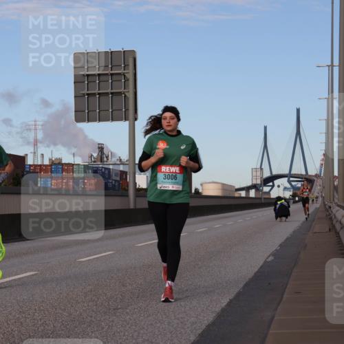 03.10.2024 - Köhlbrandbrückenlauf Luisa Fischer http://msf.ph/oto/7147613 03.10.2024 09:36:07 Position 3 1330, 3006 meine-sportfotos.de