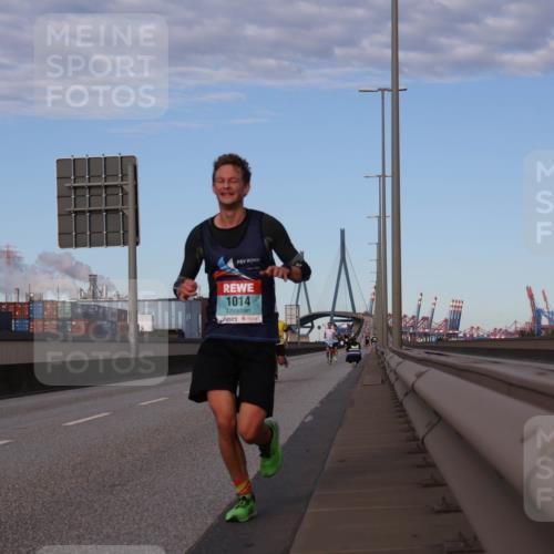 03.10.2024 - Köhlbrandbrückenlauf Luisa Fischer http://msf.ph/oto/7147757 03.10.2024 09:38:10 Position 3 1014 meine-sportfotos.de