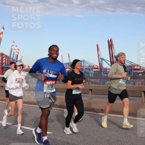 03.10.2024 - Köhlbrandbrückenlauf Matties Gatica Varas http://msf.ph/oto/7147832 03.10.2024 09:44:08 Position 2 20, 3723, 2395, 1641, 23 meine-sportfotos.de