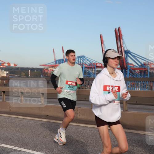 03.10.2024 - Köhlbrandbrückenlauf Matties Gatica Varas http://msf.ph/oto/7147840 03.10.2024 09:44:09 Position 2 2453, 164 meine-sportfotos.de